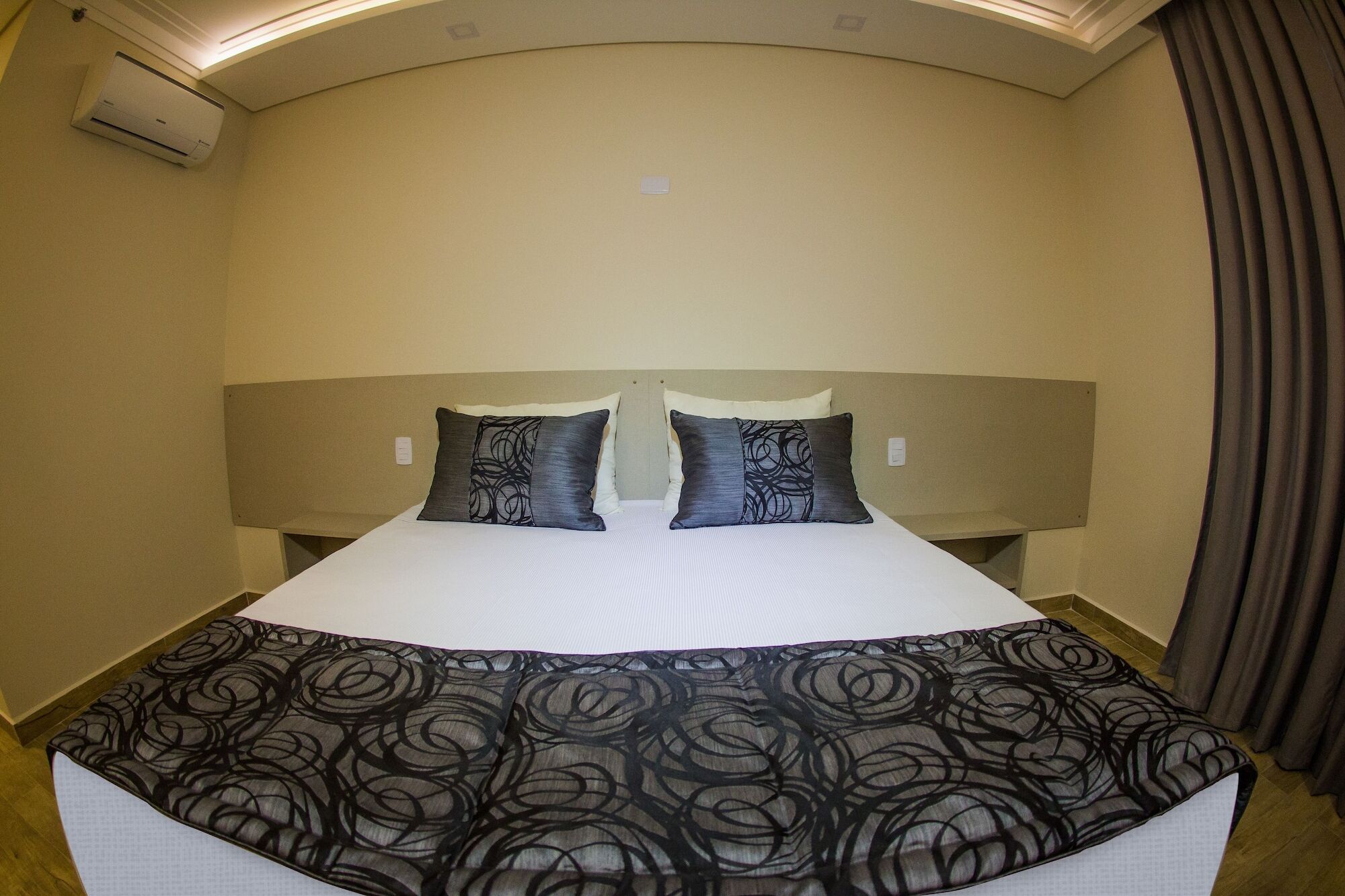 Summit Suites Hotel Cacapava Exterior foto